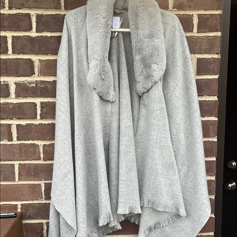 Liz Claiborne Elegant Gray Faux Fur Trim Cape